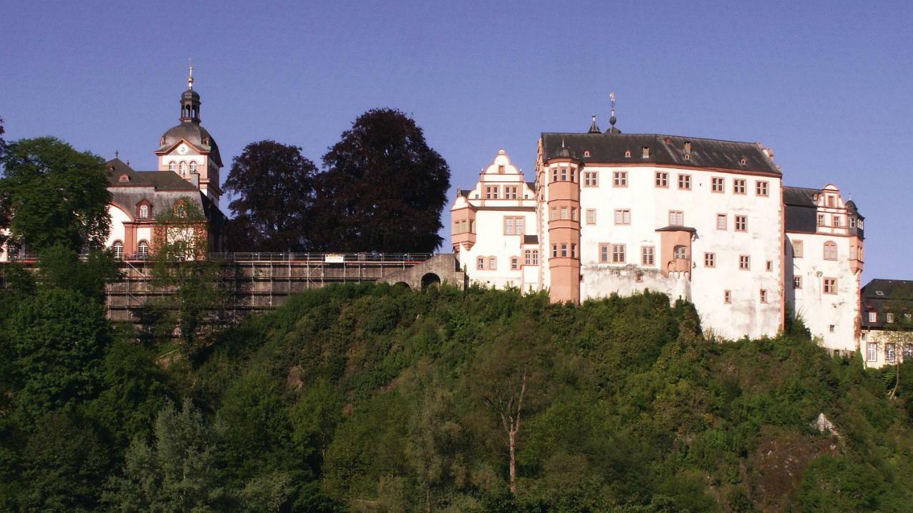 Hotel Lahnblick Weilburg Buitenkant foto